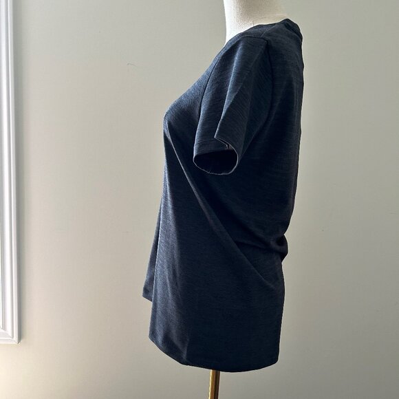 Tuff Athletics Medium Women's Sweat-wicking Gym Top - Picture 6 of 16